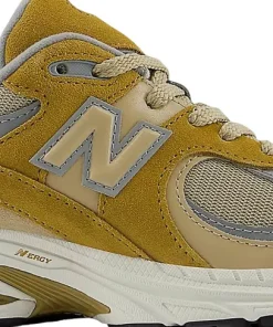 2002 Sneaker - Big Kids
