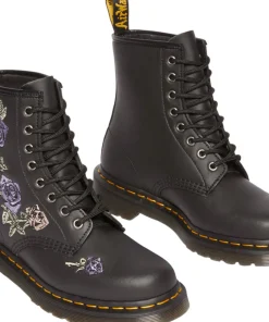 1460 Vonda Boots - Women's