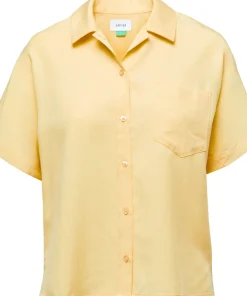 Ari Short Sleeve Shirt - Women's