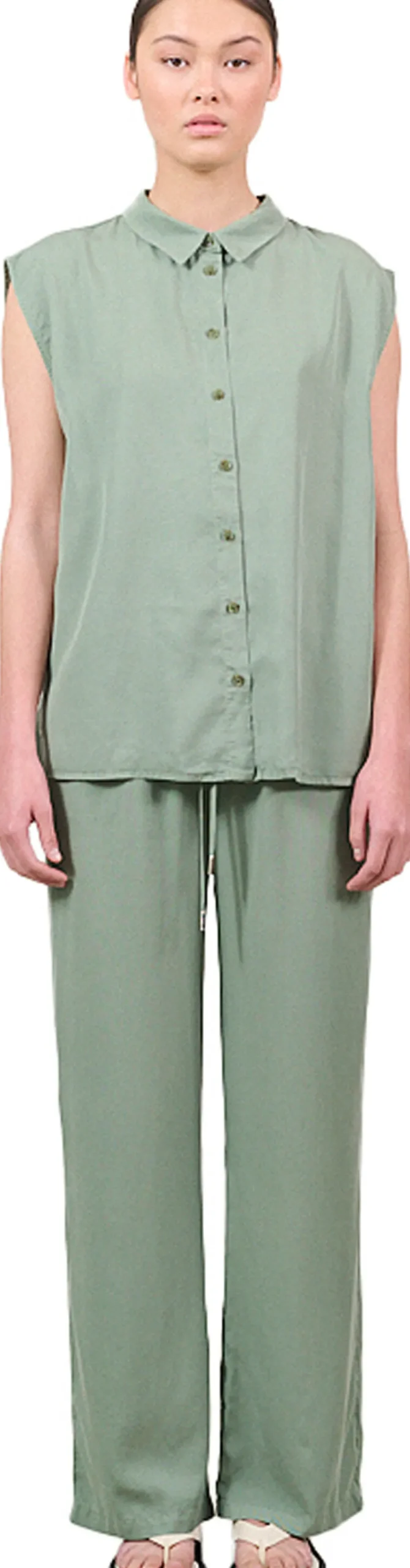 Chloe Sleeveless Blouse - Women's