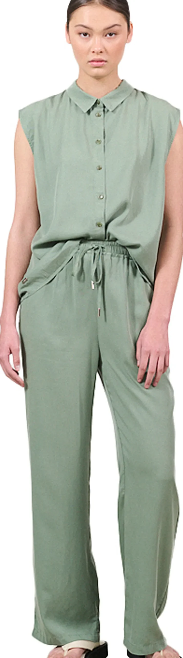 Chloe Sleeveless Blouse - Women's