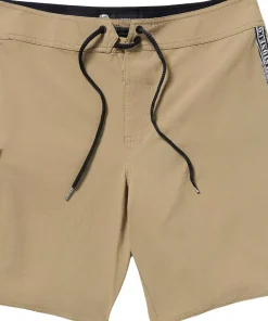 Command Mod-Tech Boardshorts 18