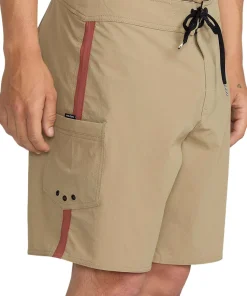 Command Mod-Tech Boardshorts 18