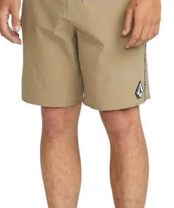 Command Mod-Tech Boardshorts 18