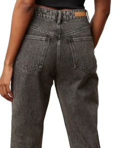 Emily Slim Jeans - Women's
