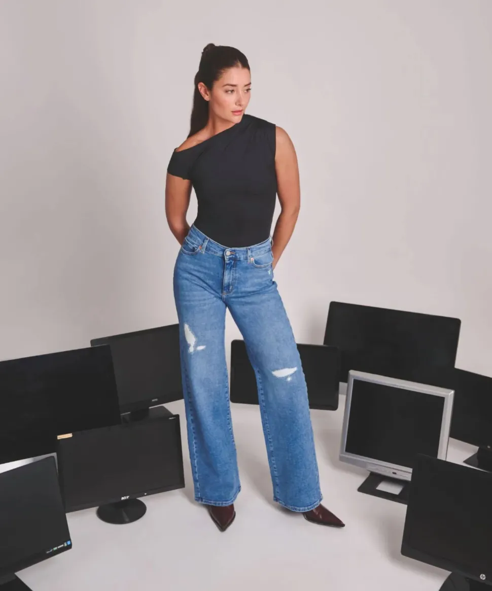 Lily Wide Leg Jeans - Women's