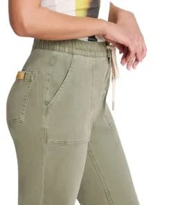 Malia Classic Rise Relaxed Jeans - Women's