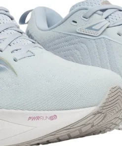 Triumph 22 Running Shoes [Wide] - Women's