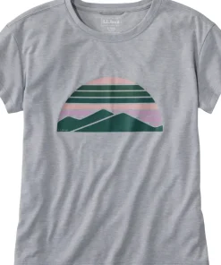Vista Camp Short Sleeve Crew Neck Graphic T-Shirt - Women's