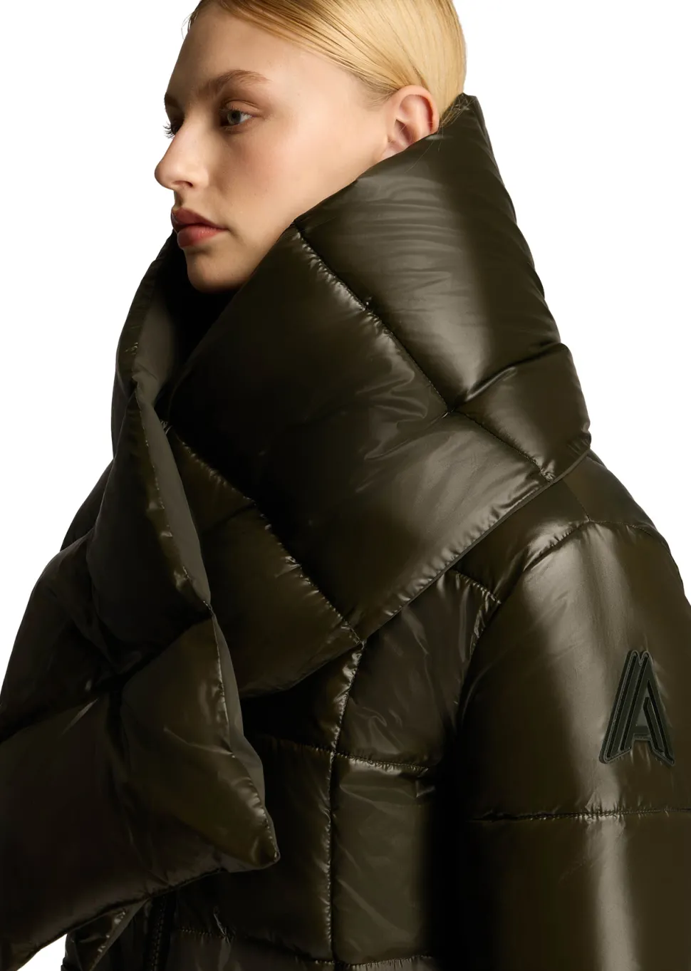 Winekka 2-In-1 Reversible Puffer Jacket with Oversized Removable Scarf - Women's